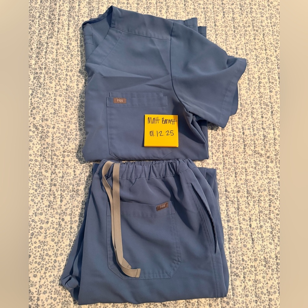 FIGS Blue Leon & Pisco scrubs- Medium